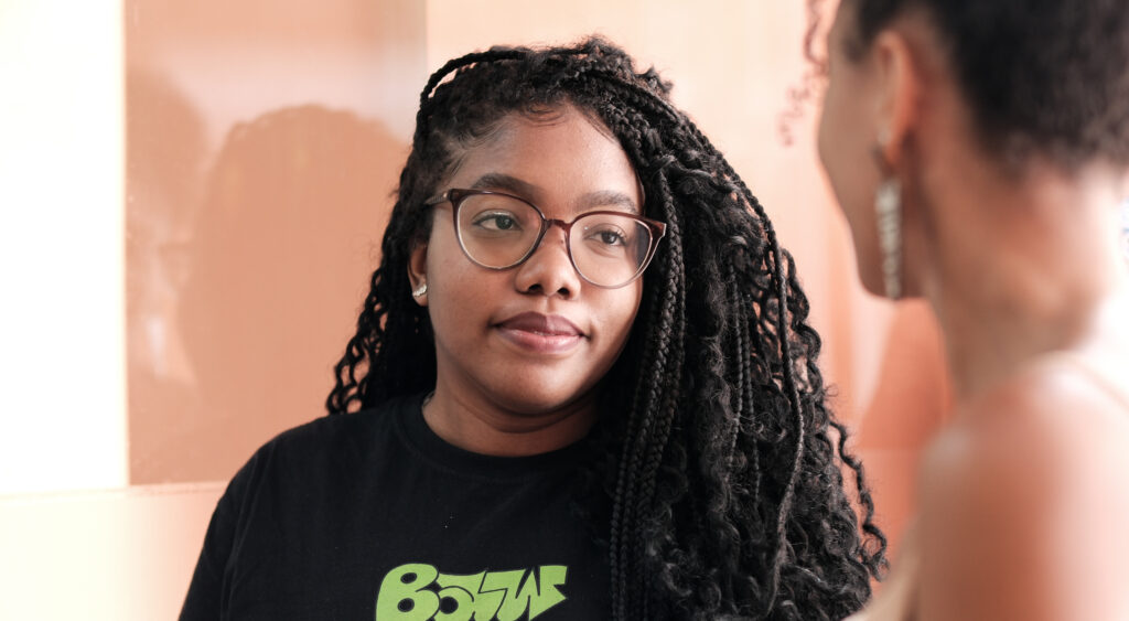 Pré-conferência ÀBÁMODÁ: Pessoas, algoritmos e renda 📸 Fotos por Joelma Antunes / Arapuá Comunicação. CC BY-NC-ND Esta licença permite que os usuários copiem e distribuam o material em qualquer meio ou formato, apenas em sua forma original, para fins não comerciais e desde que seja dada a devida atribuição ao criador. BY: o crédito deve ser dado ao criador. NC: somente usos não comerciais da obra são permitidos. ND: não são permitidas obras derivadas ou adaptações da obra. Este conteúdo é protegido, conforme a Lei de Direitos Autorais (Lei nº 9.610/98).