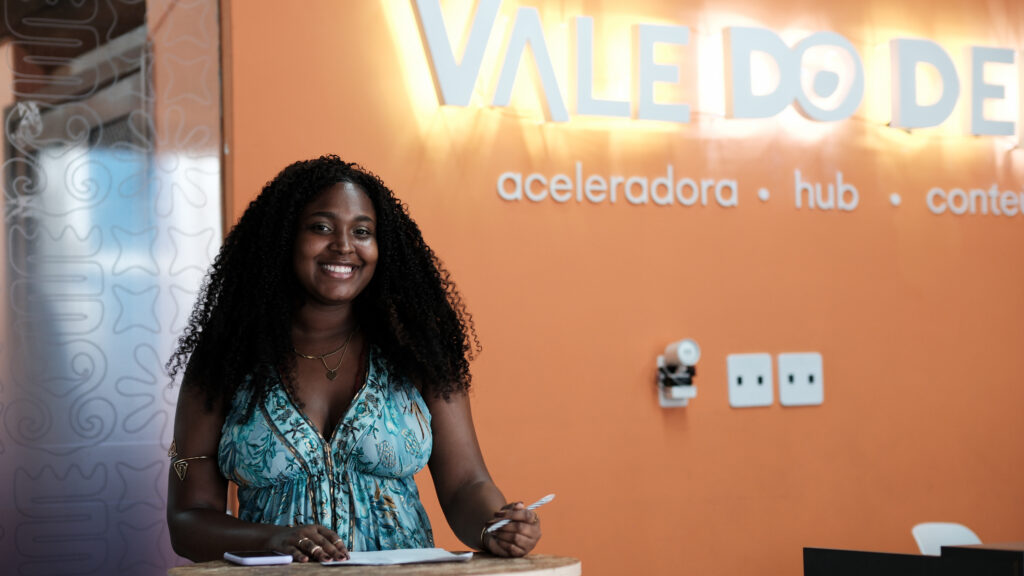 Pré-conferência ÀBÁMODÁ: Pessoas, algoritmos e renda 📸 Fotos por Joelma Antunes / Arapuá Comunicação. CC BY-NC-ND Esta licença permite que os usuários copiem e distribuam o material em qualquer meio ou formato, apenas em sua forma original, para fins não comerciais e desde que seja dada a devida atribuição ao criador. BY: o crédito deve ser dado ao criador. NC: somente usos não comerciais da obra são permitidos. ND: não são permitidas obras derivadas ou adaptações da obra. Este conteúdo é protegido, conforme a Lei de Direitos Autorais (Lei nº 9.610/98).