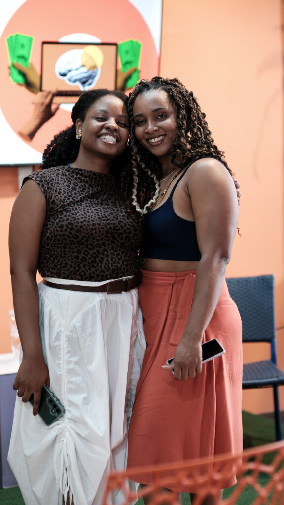 Pré-conferência ÀBÁMODÁ: Pessoas, algoritmos e renda 📸 Fotos por Joelma Antunes / Arapuá Comunicação. CC BY-NC-ND Esta licença permite que os usuários copiem e distribuam o material em qualquer meio ou formato, apenas em sua forma original, para fins não comerciais e desde que seja dada a devida atribuição ao criador. BY: o crédito deve ser dado ao criador. NC: somente usos não comerciais da obra são permitidos. ND: não são permitidas obras derivadas ou adaptações da obra. Este conteúdo é protegido, conforme a Lei de Direitos Autorais (Lei nº 9.610/98).